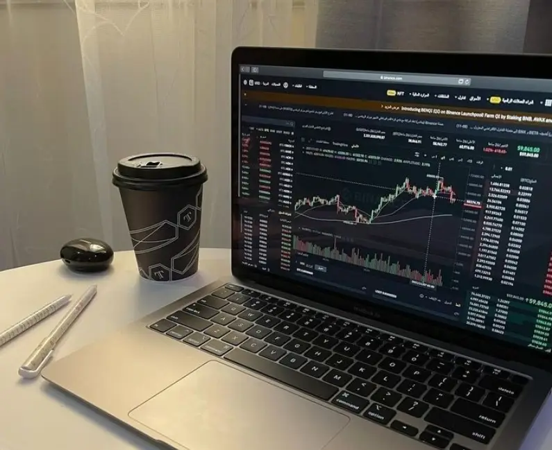 an image representing marketing and freelancing in blog post in dinaparvin.com